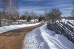 Zaunlandschaft mit Schnee